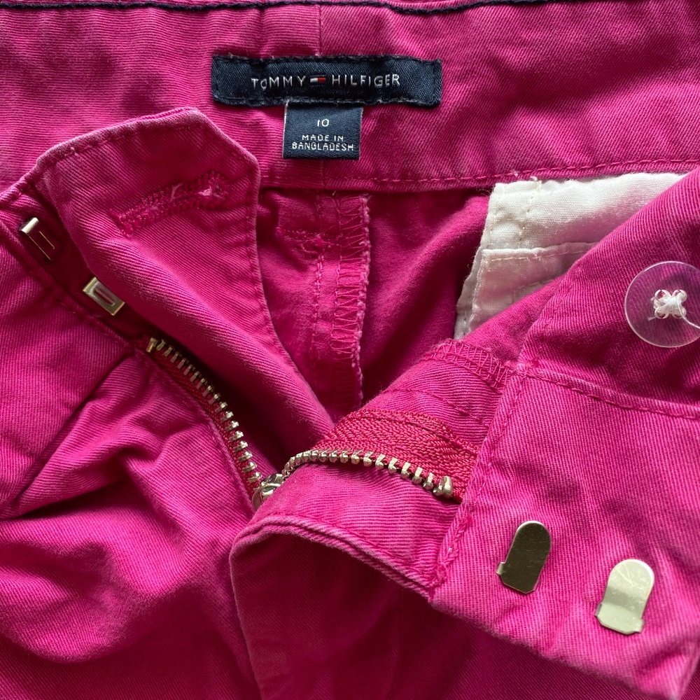 Tommy Hilfiger Women’s Fuchsia Bermuda Shorts - Picture 3 of 5